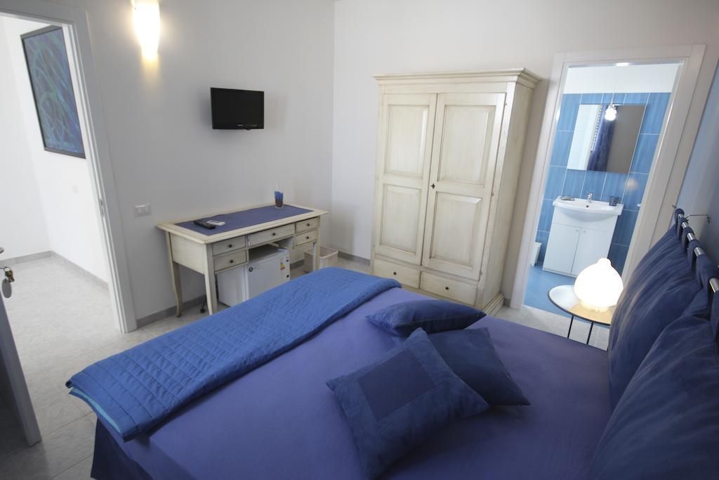 B&B Villa Genny A Pochi Passi Dal Mare Сан-Катальдо Номер фото